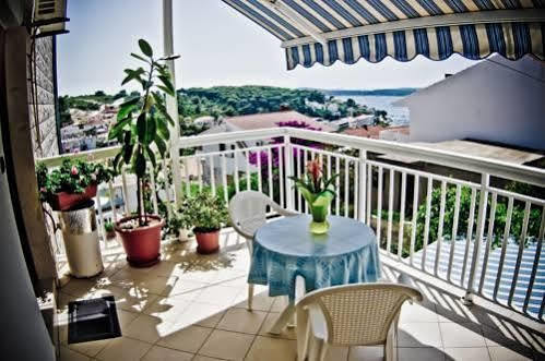 Apartments Slijepcevic Hvar Town Exterior photo